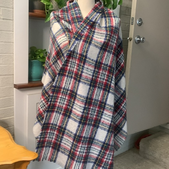 St Johns Bay Ivory Stewart Plaid Soft Wrap Shawl Hap Women's 76" x 28" NWT - Picture 2 of 8